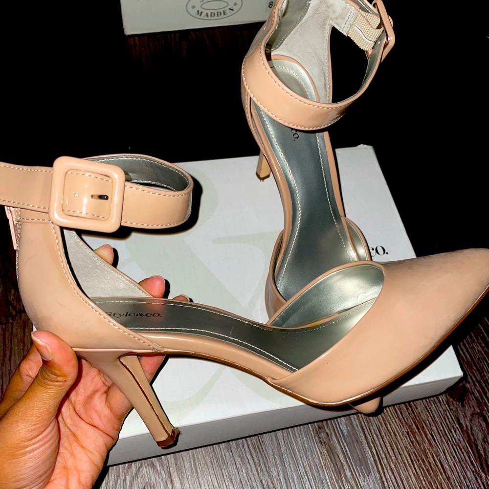 Style & Co Nude Size 8 Closed Toe Heel